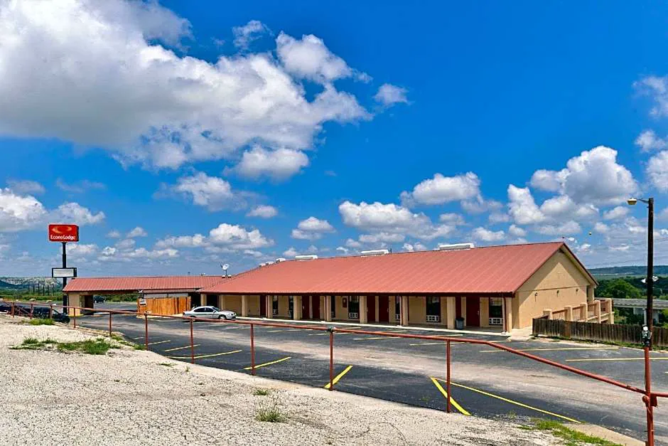 Econo Lodge Junction hotel hero