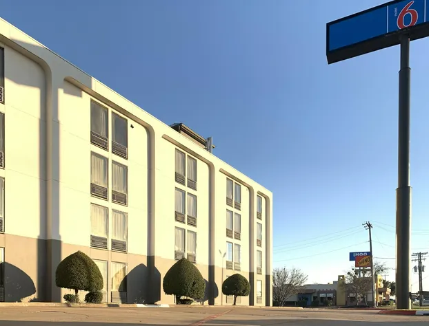Motel 6 Lewisville, TX - Medical City hotel detail image 1