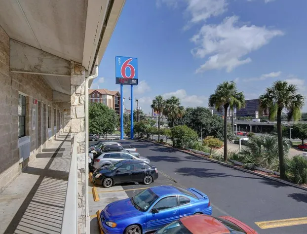 Motel 6 San Antonio, TX - Northwest Medical Center hotel detail image 2