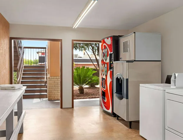 Ramada by Wyndham San Antonio Near SeaWorld/Lackland AFB hotel detail image 2