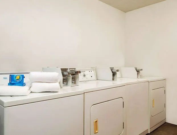 Ramada by Wyndham San Antonio Near SeaWorld/Lackland AFB hotel detail image 4