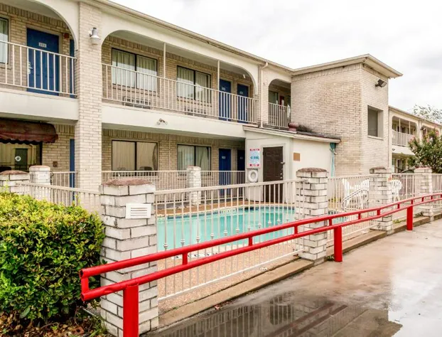 Motel 6 San Antonio, Tx - Frost Bank Center hotel detail image 2