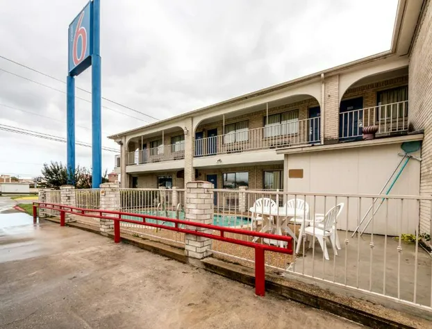 Motel 6 San Antonio, Tx - Frost Bank Center hotel detail image 4