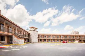 Days Inn by Wyndham San Antonio Alamo/Riverwalk hotel hero