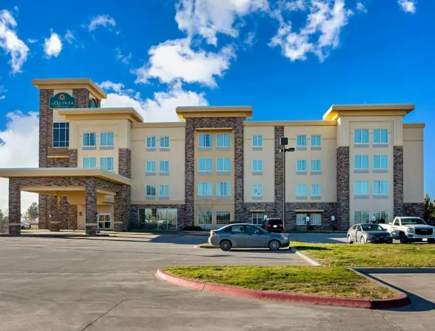 La Quinta Inn & Suites by Wyndham Pecos hotel detail image 2