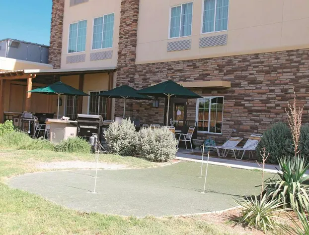 La Quinta Inn & Suites by Wyndham Pecos hotel detail image 4