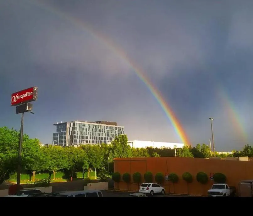 The Metropolitan Inn hotel hero