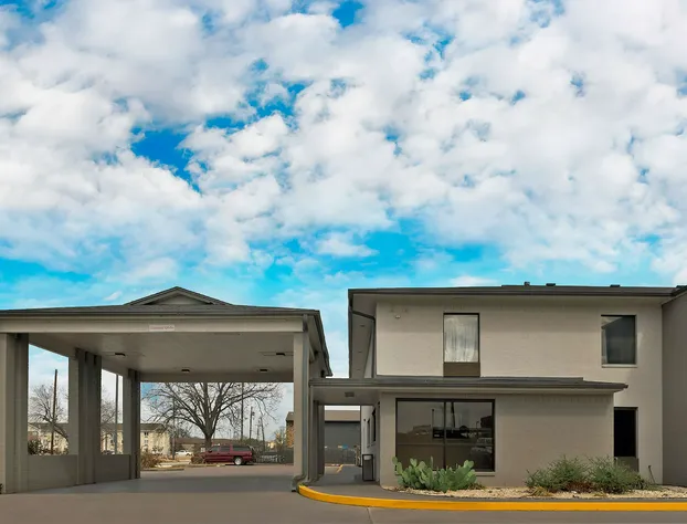 Studio 6 Waco, TX - Downtown - Baylor hotel detail image 1