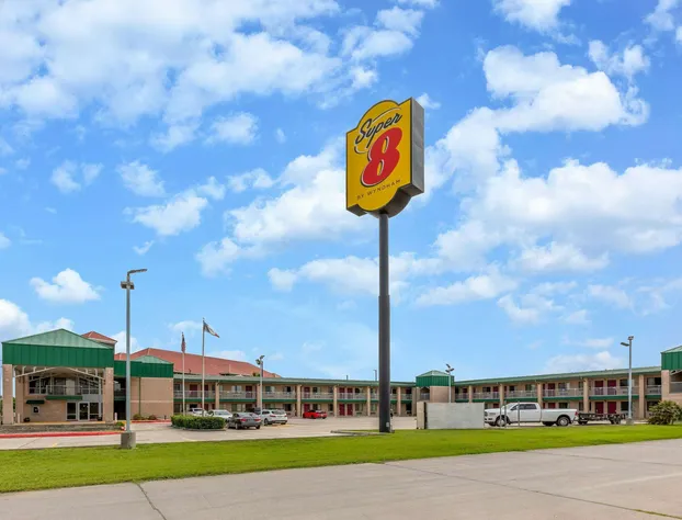 Super 8 by Wyndham Seguin hotel detail image 2