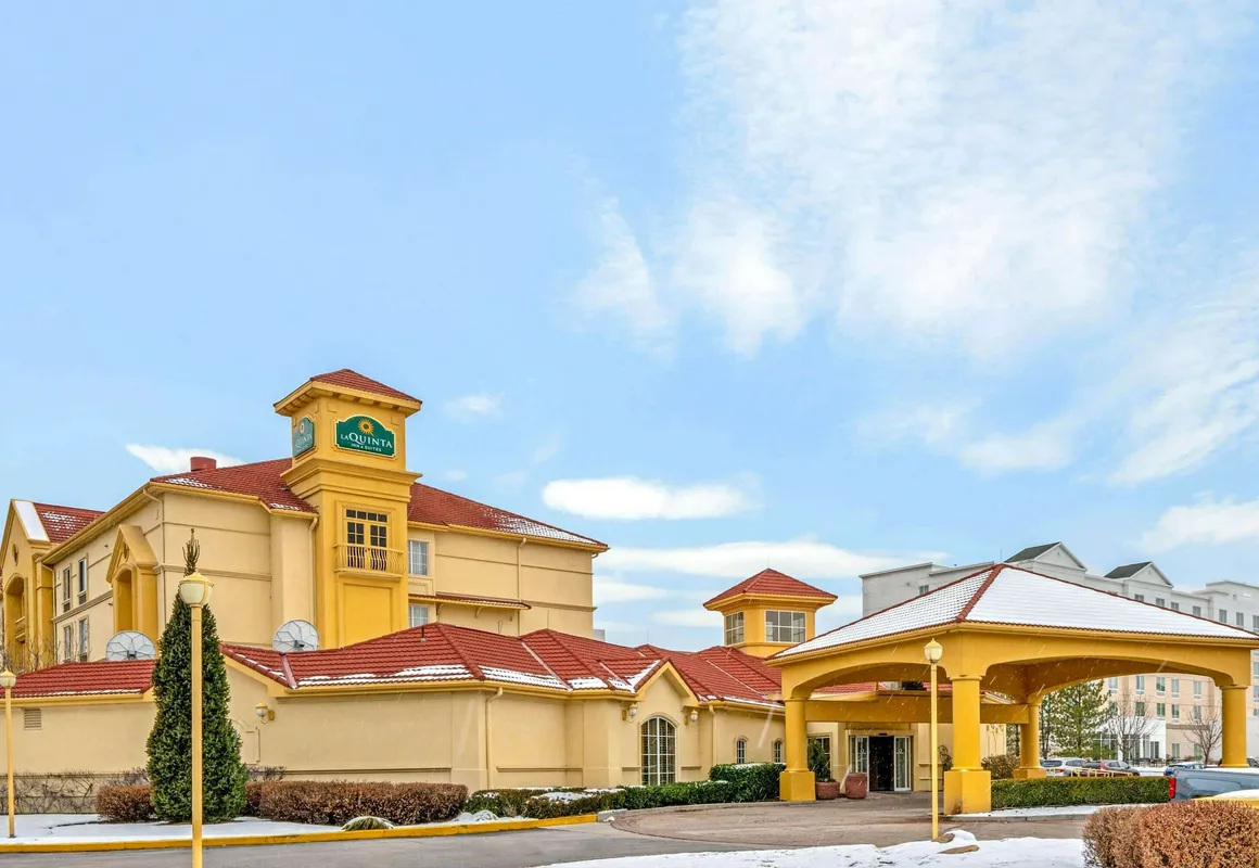 La Quinta Inn & Suites by Wyndham Salt Lake City Airport hotel hero