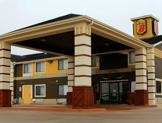 Super 8 by Wyndham Victoria/North/Mall Area hotel detail image 1