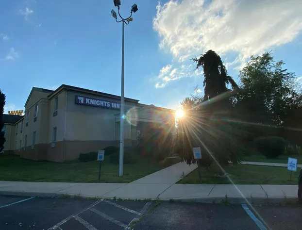 Knights Inn & Suites Dublin hotel detail image 3