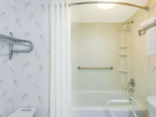 Super 8 hotel detail image 1