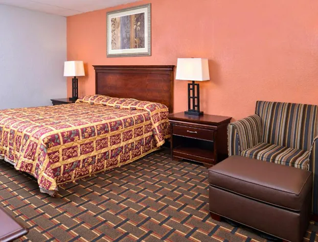 Americas Best Value Inn Richmond South hotel detail image 4