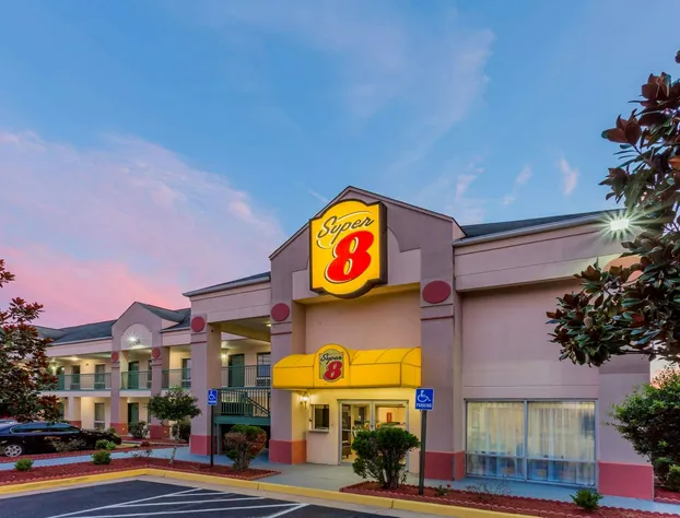 Super 8 by Wyndham Stafford hotel detail image 1