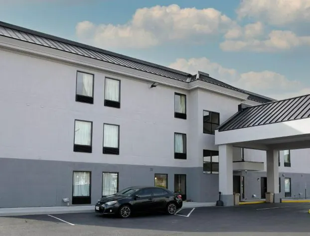 Econo Lodge Hopewell Near Fort Lee I-295 hotel detail image 2