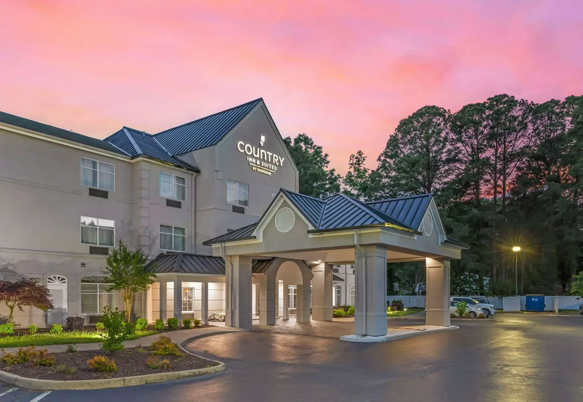 Country Inn & Suites by Radisson, Newport News South, VA hotel hero