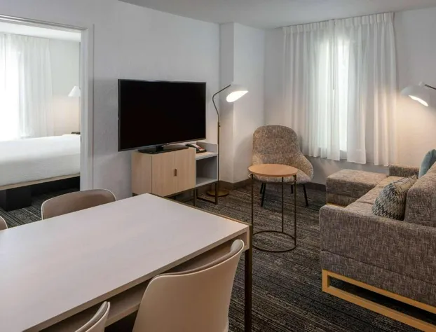 Sonesta Simply Suites Falls Church hotel detail image 2