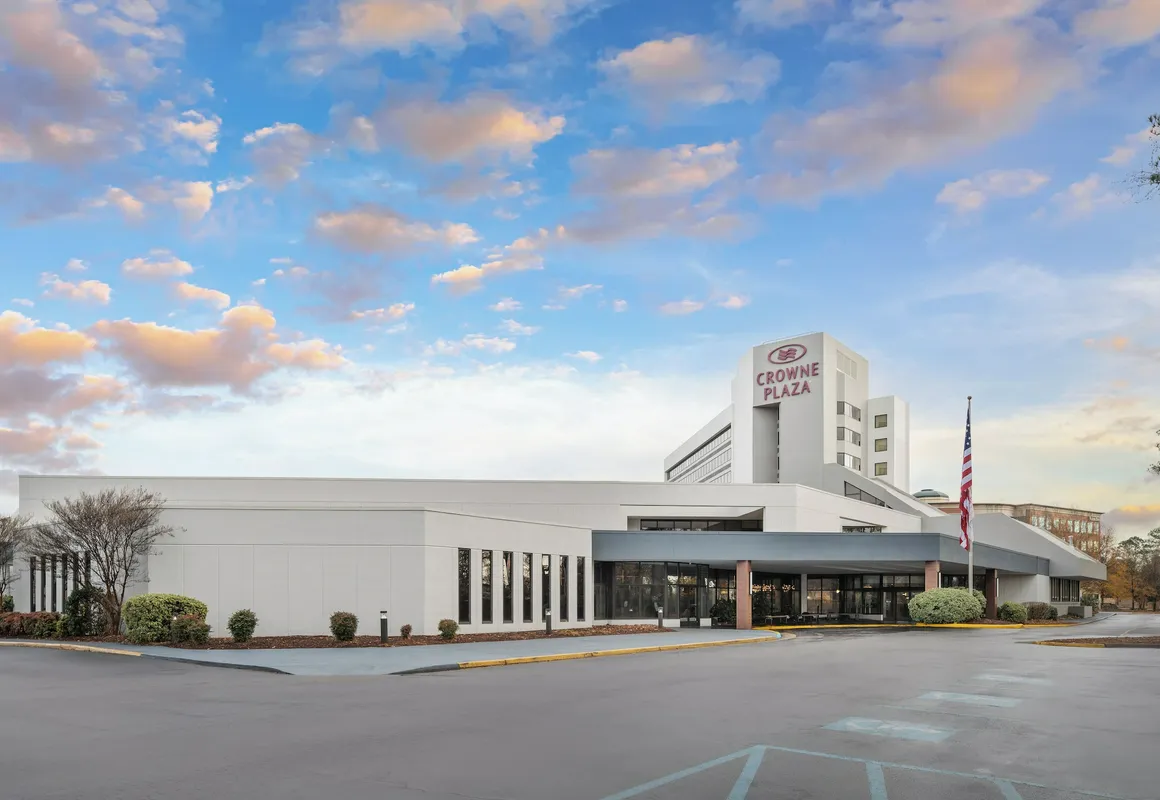Crowne Plaza Virginia Beach Town Center by IHG hotel hero