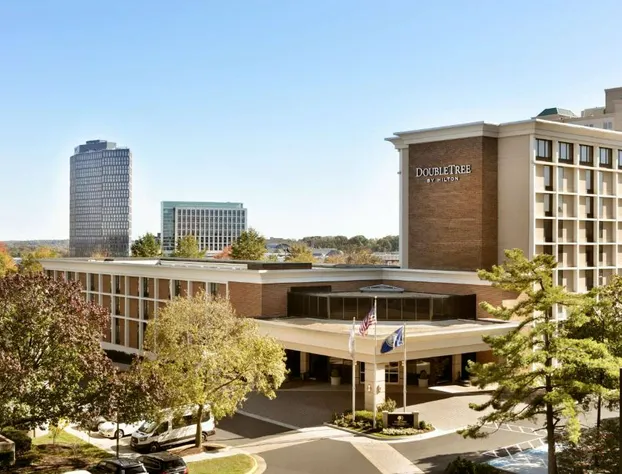 Doubletree by Hilton McLean Tysons hotel detail image 4