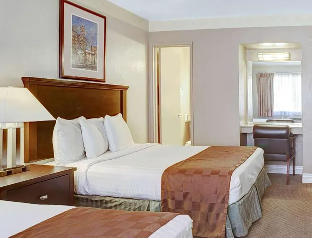 Travelodge by Wyndham Everett City Center hotel detail image 4