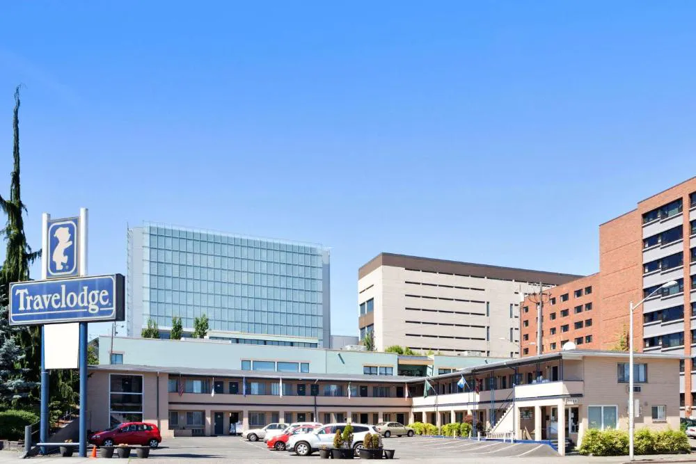 Travelodge by Wyndham Everett City Center hotel hero