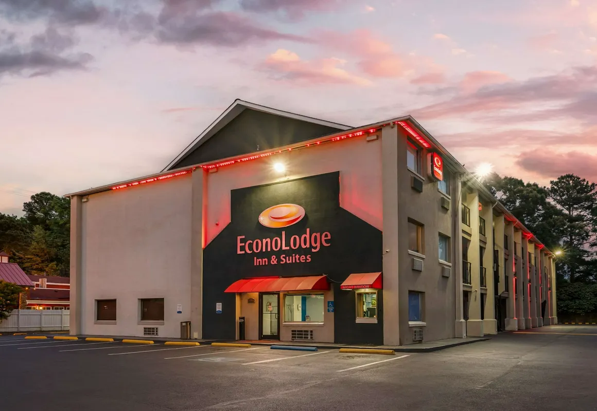 Econo Lodge Inn & Suites Virginia Beach - Norfolk hotel hero
