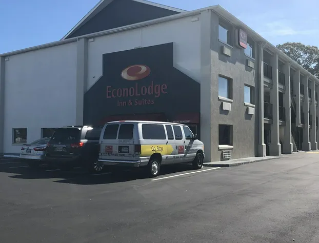 Econo Lodge Inn & Suites Virginia Beach - Norfolk hotel detail image 2