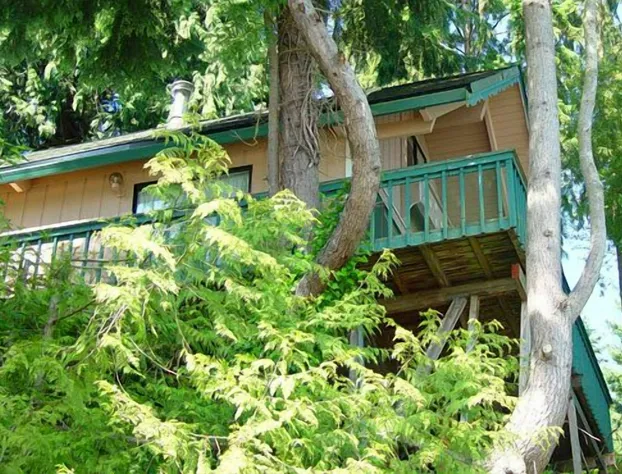 Oyster Bay Inn & Suites hotel detail image 1