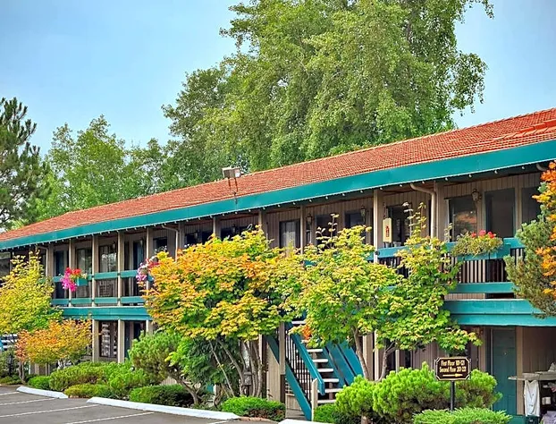 Coachman Inn & Suites hotel detail image 3