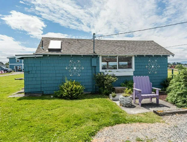 Juan de Fuca Waterfront Hotel & Cottages hotel detail image 1