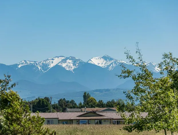 Juan de Fuca Waterfront Hotel & Cottages hotel detail image 2