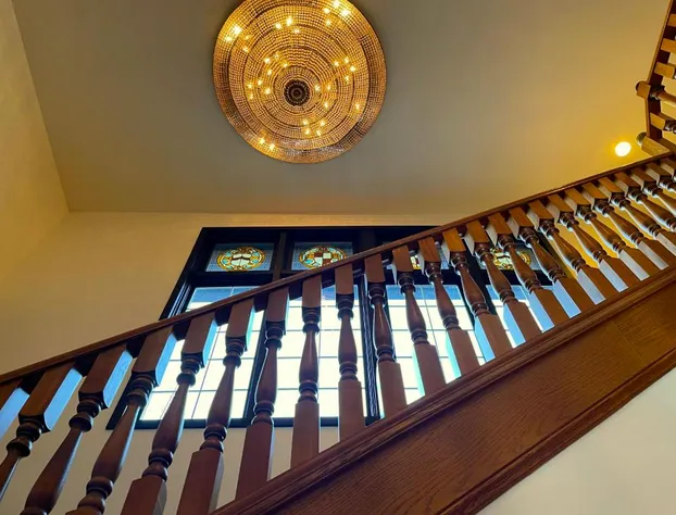 Cecil Bacon Manor hotel detail image 4