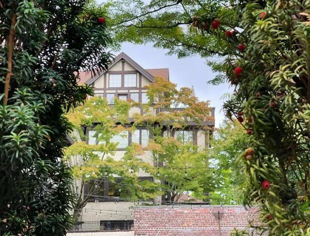 Cecil Bacon Manor hotel detail image 1