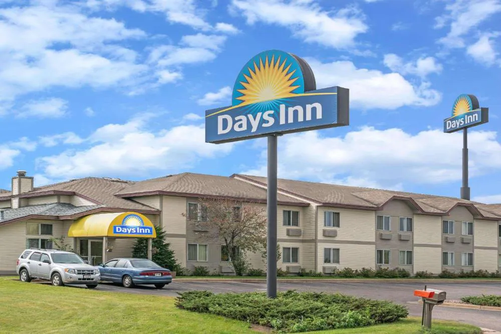 Days Inn by Wyndham West-Eau Claire hotel hero
