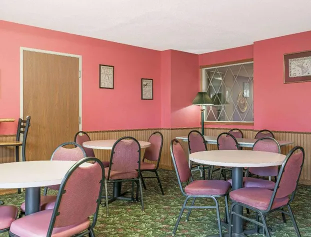 Days Inn by Wyndham West-Eau Claire hotel detail image 3