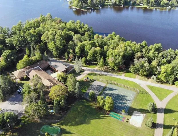 Holiday Acres Resort hotel detail image 4