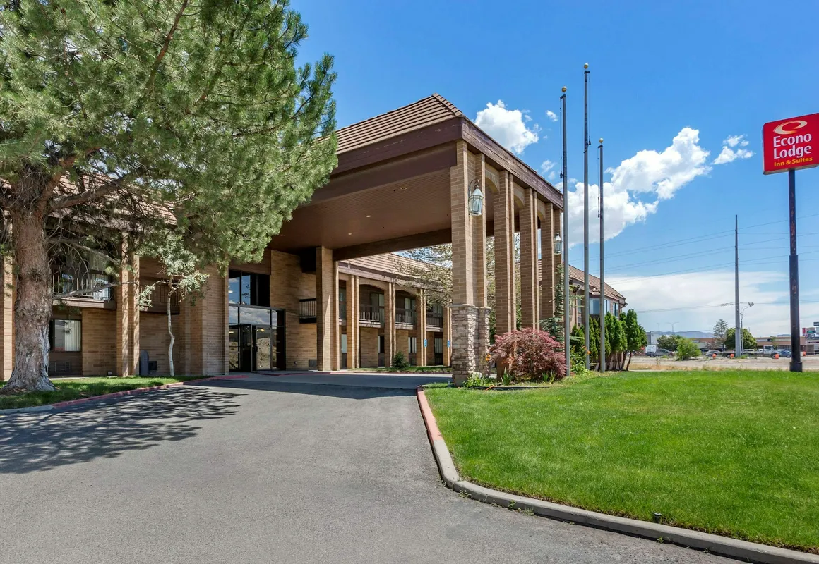 Econo Lodge Inn & Suites Sandy hotel hero
