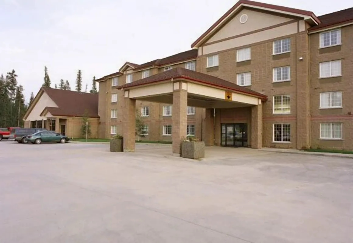 Woodlands Inn & Suites hotel hero