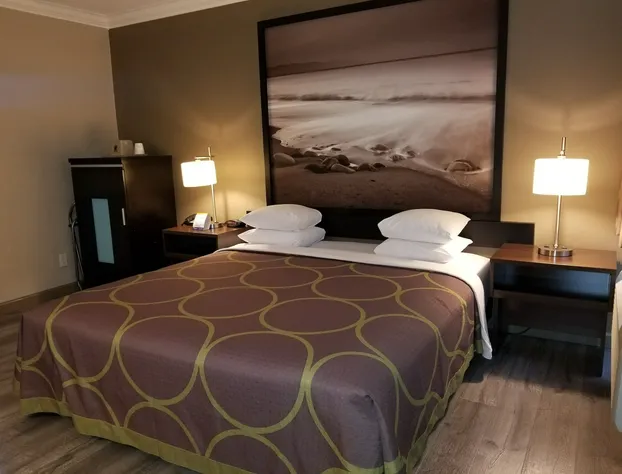 Super 8 by Wyndham Los Angeles-Culver City Area hotel detail image 4