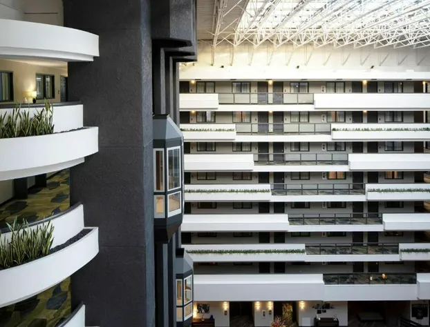 Embassy Suites by Hilton Los Angeles International Airport North hotel detail image 3