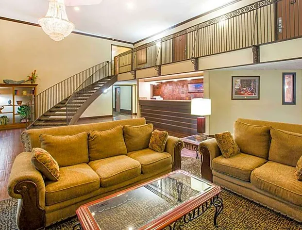 Super 8 by Wyndham Oxford hotel detail image 3