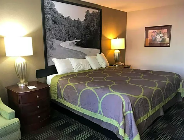 Super 8 by Wyndham Oxford hotel detail image 4