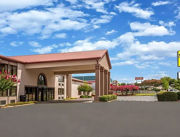 Super 8 by Wyndham Oxford hotel detail image 4