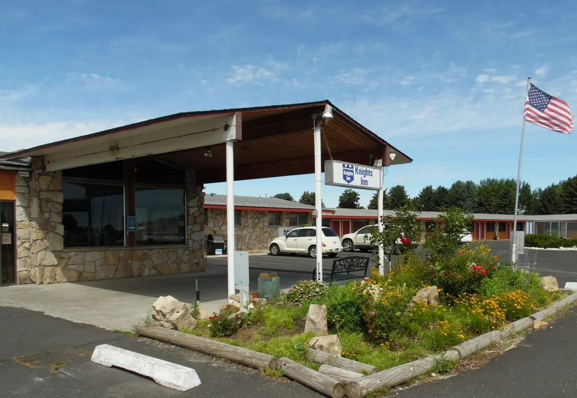 Knights Inn Boardman hotel hero