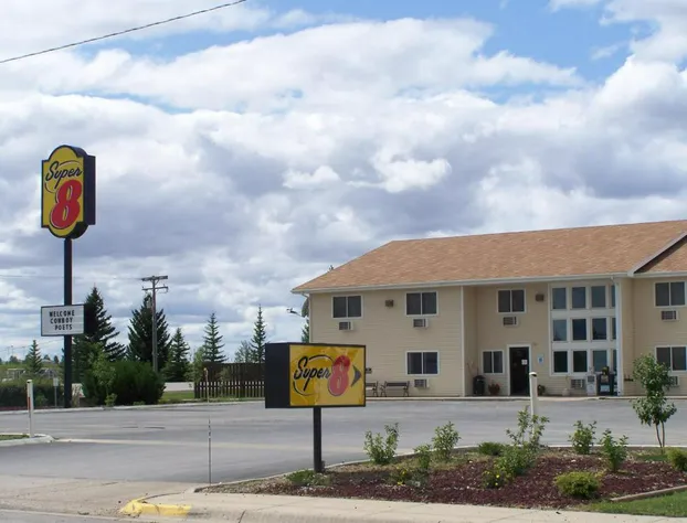 Super 8 by Wyndham Lewistown hotel detail image 1