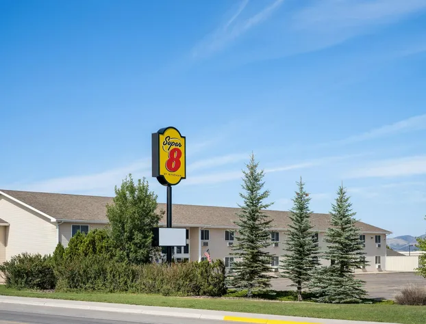 Super 8 by Wyndham Lewistown hotel detail image 1