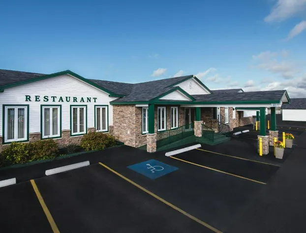 Shallow Bay Motel & Cabins hotel detail image 2