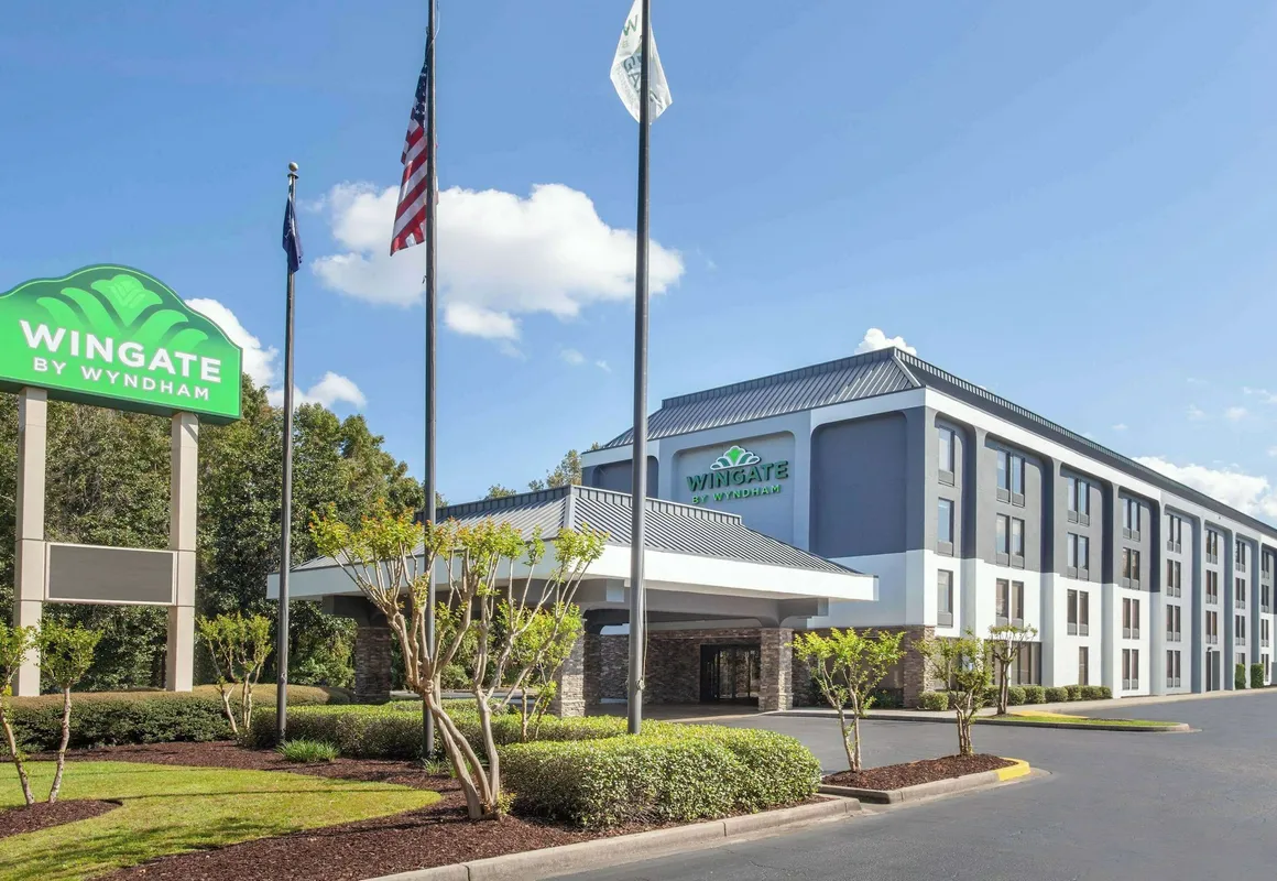 Wingate by Wyndham Charleston Coliseum hotel hero