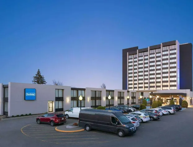 Travelodge by Wyndham Hotel & Convention Centre Quebec City hotel detail image 1